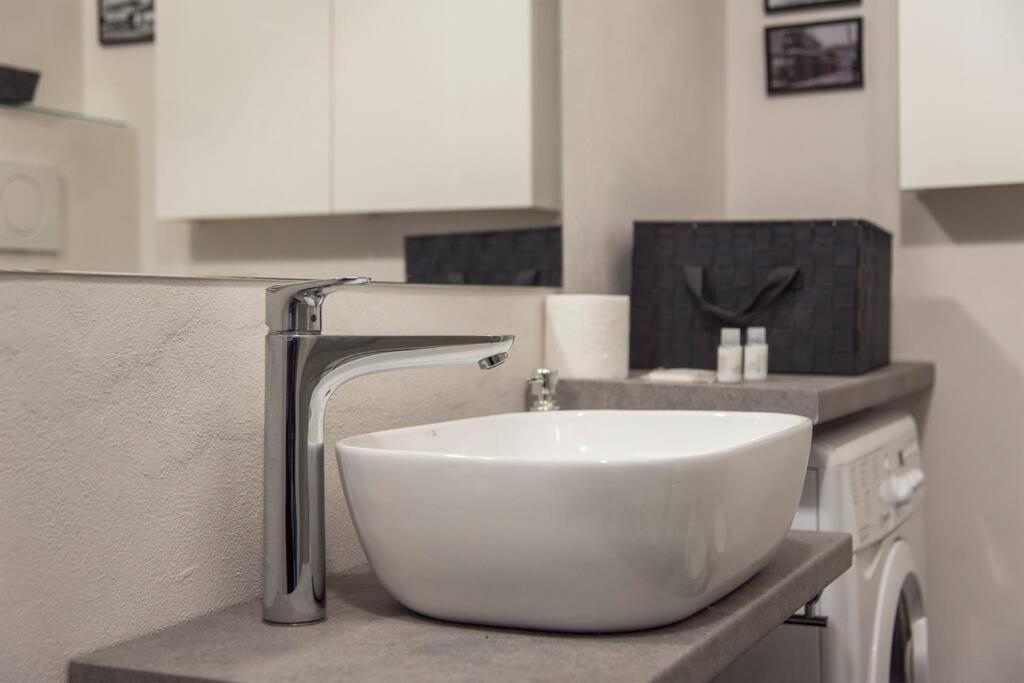 Mico 1 Bedroom Apartment - Youhosty Milano Exteriör bild